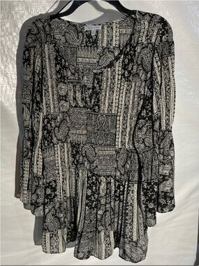 Black & White Paisley Tiered Skater Skirt by Floral & Ivy